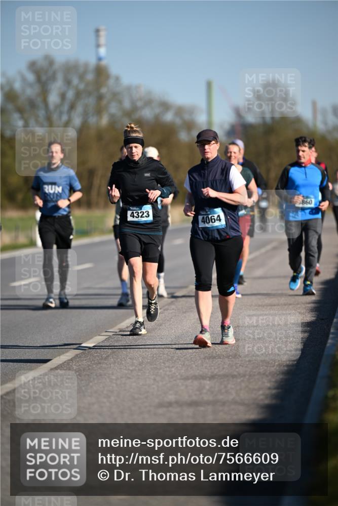 06.04.2025 - 44. Internationalen Wilhelmsburger Insellauf Dr. Thomas Lammeyer http://msf.ph/oto/7566609 06.04.2025 09:42:35 Laufen 4323, 4064, 860 meine-sportfotos.de