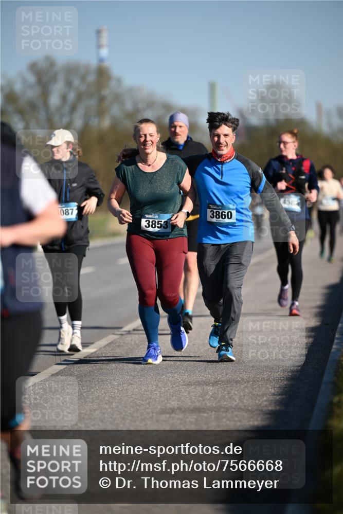 06.04.2025 - 44. Internationalen Wilhelmsburger Insellauf Dr. Thomas Lammeyer http://msf.ph/oto/7566668 06.04.2025 09:42:39 Laufen 087, 3853, 3860, 458 meine-sportfotos.de