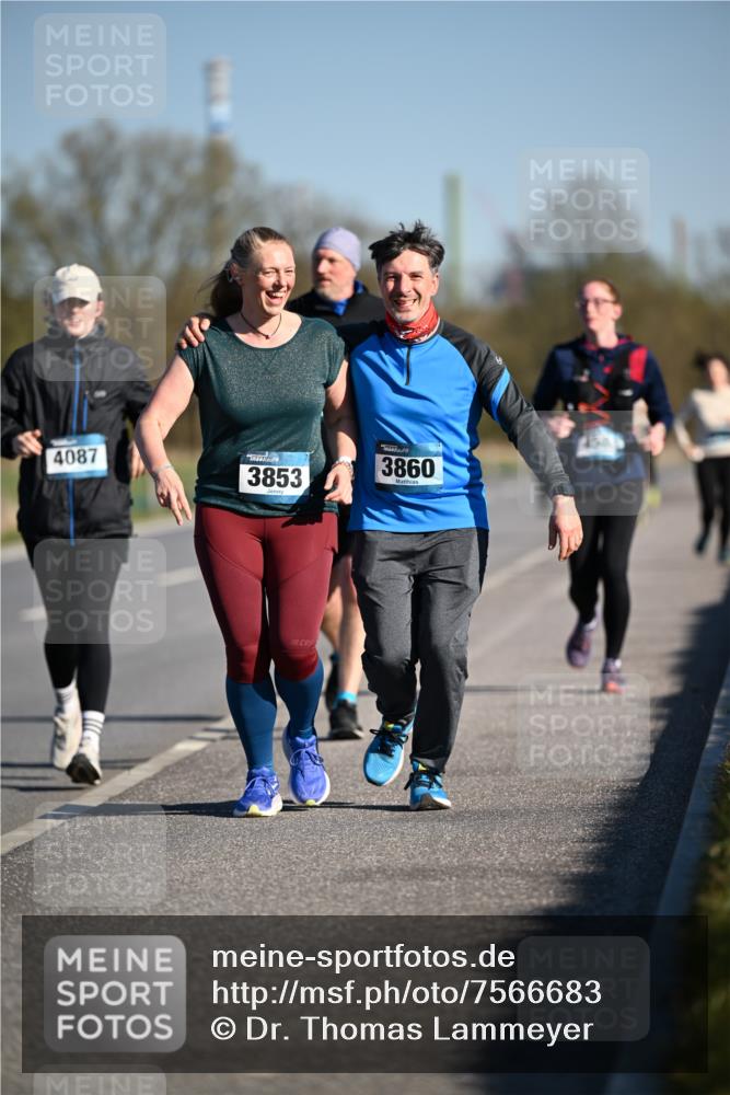 06.04.2025 - 44. Internationalen Wilhelmsburger Insellauf Dr. Thomas Lammeyer http://msf.ph/oto/7566683 06.04.2025 09:42:40 Laufen 4087, 3853, 3860, 4150 meine-sportfotos.de