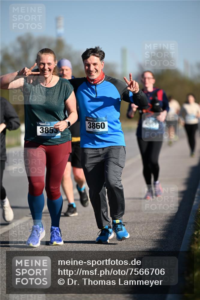 06.04.2025 - 44. Internationalen Wilhelmsburger Insellauf Dr. Thomas Lammeyer http://msf.ph/oto/7566706 06.04.2025 09:42:41 Laufen 3855, 3860 meine-sportfotos.de