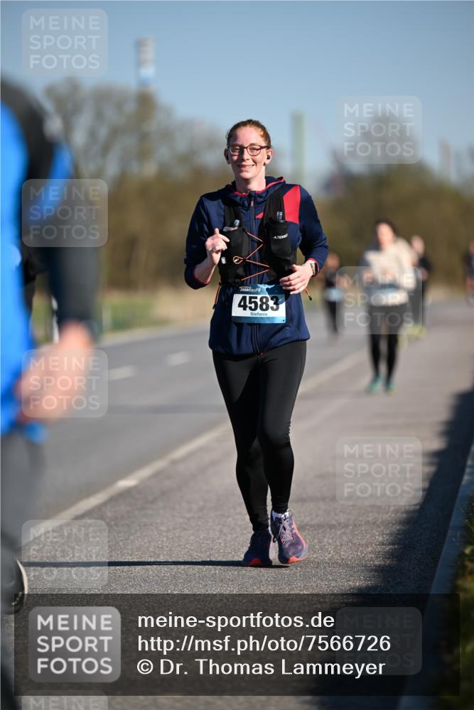 06.04.2025 - 44. Internationalen Wilhelmsburger Insellauf Dr. Thomas Lammeyer http://msf.ph/oto/7566726 06.04.2025 09:42:44 Laufen 4583 meine-sportfotos.de