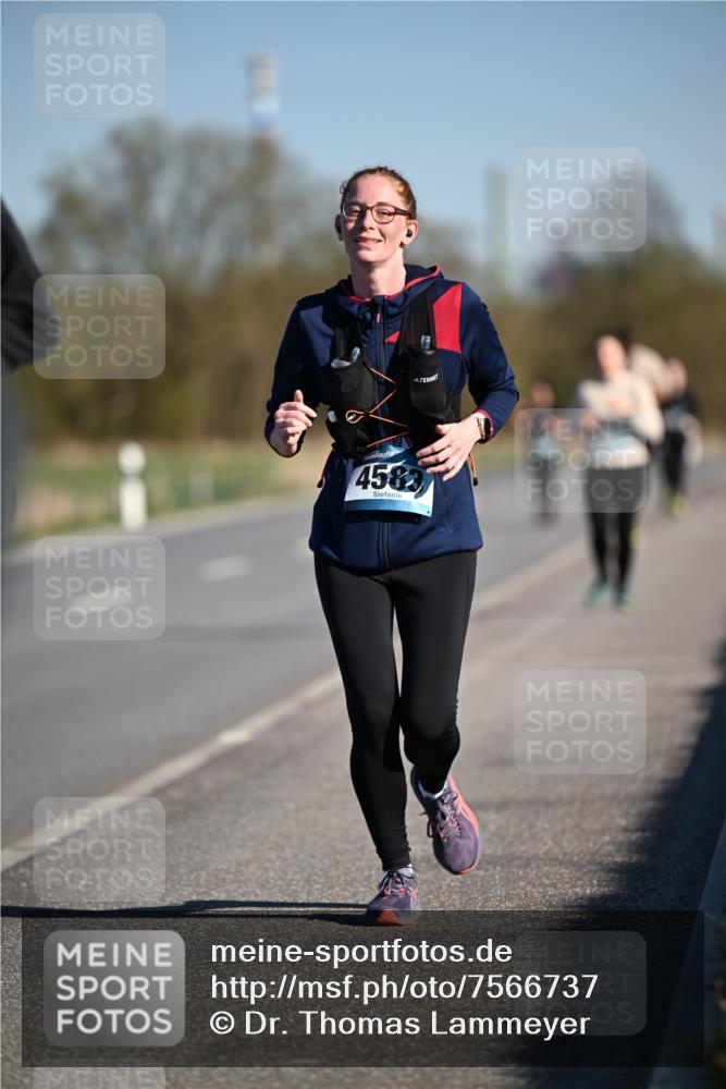06.04.2025 - 44. Internationalen Wilhelmsburger Insellauf Dr. Thomas Lammeyer http://msf.ph/oto/7566737 06.04.2025 09:42:45 Laufen 4583 meine-sportfotos.de