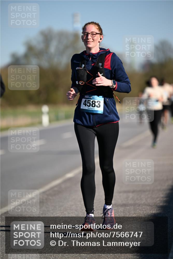 06.04.2025 - 44. Internationalen Wilhelmsburger Insellauf Dr. Thomas Lammeyer http://msf.ph/oto/7566747 06.04.2025 09:42:45 Laufen 4583 meine-sportfotos.de