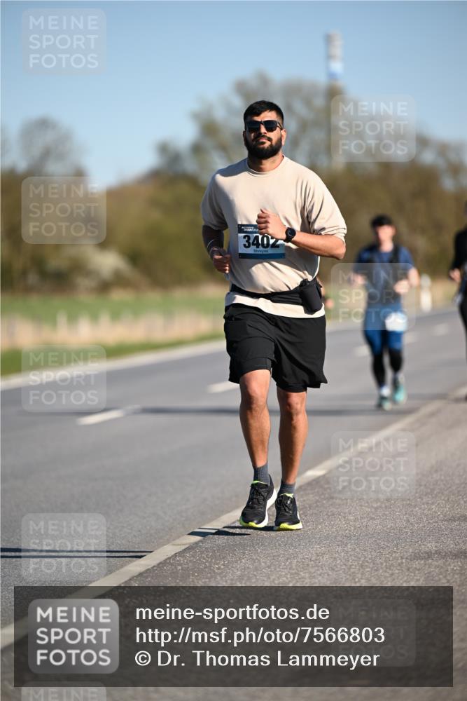 06.04.2025 - 44. Internationalen Wilhelmsburger Insellauf Dr. Thomas Lammeyer http://msf.ph/oto/7566803 06.04.2025 09:42:59 Laufen 3402 meine-sportfotos.de