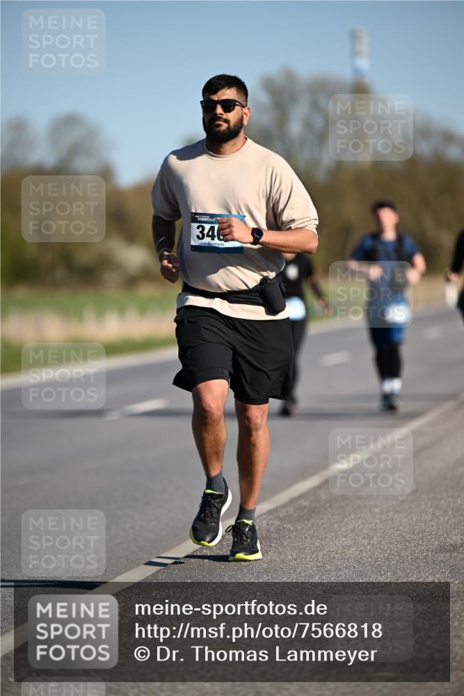 06.04.2025 - 44. Internationalen Wilhelmsburger Insellauf Dr. Thomas Lammeyer http://msf.ph/oto/7566818 06.04.2025 09:43:00 Laufen 34 meine-sportfotos.de