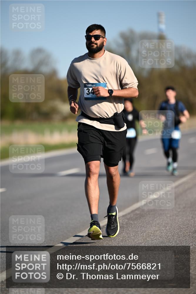 06.04.2025 - 44. Internationalen Wilhelmsburger Insellauf Dr. Thomas Lammeyer http://msf.ph/oto/7566821 06.04.2025 09:43:00 Laufen 34 meine-sportfotos.de