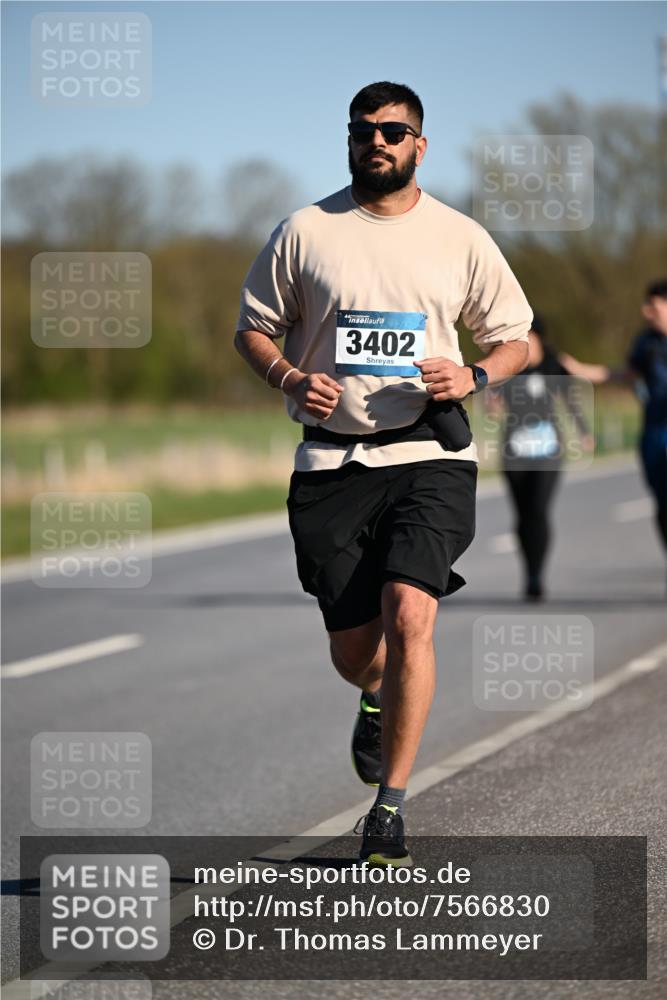 06.04.2025 - 44. Internationalen Wilhelmsburger Insellauf Dr. Thomas Lammeyer http://msf.ph/oto/7566830 06.04.2025 09:43:01 Laufen 3402 meine-sportfotos.de