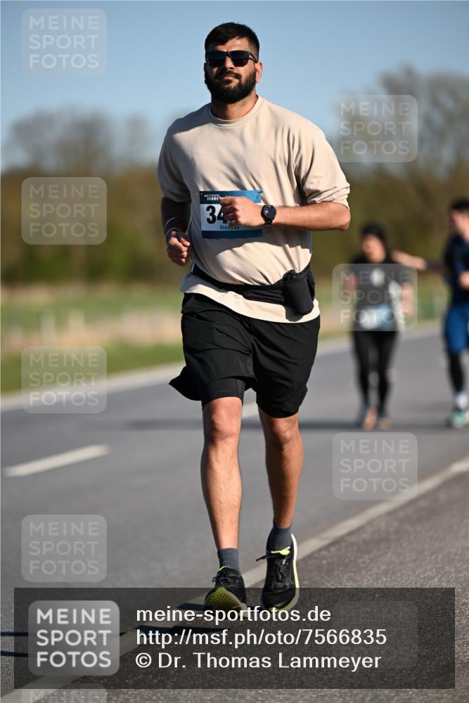 06.04.2025 - 44. Internationalen Wilhelmsburger Insellauf Dr. Thomas Lammeyer http://msf.ph/oto/7566835 06.04.2025 09:43:01 Laufen 34 meine-sportfotos.de
