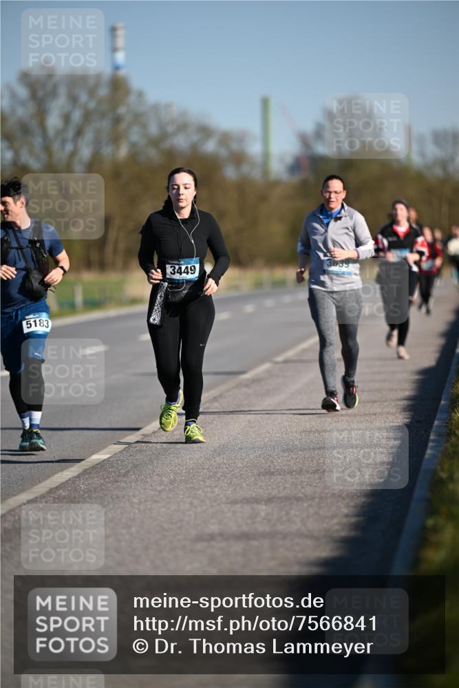 06.04.2025 - 44. Internationalen Wilhelmsburger Insellauf Dr. Thomas Lammeyer http://msf.ph/oto/7566841 06.04.2025 09:43:03 Laufen 5183, 3639, 3449 meine-sportfotos.de