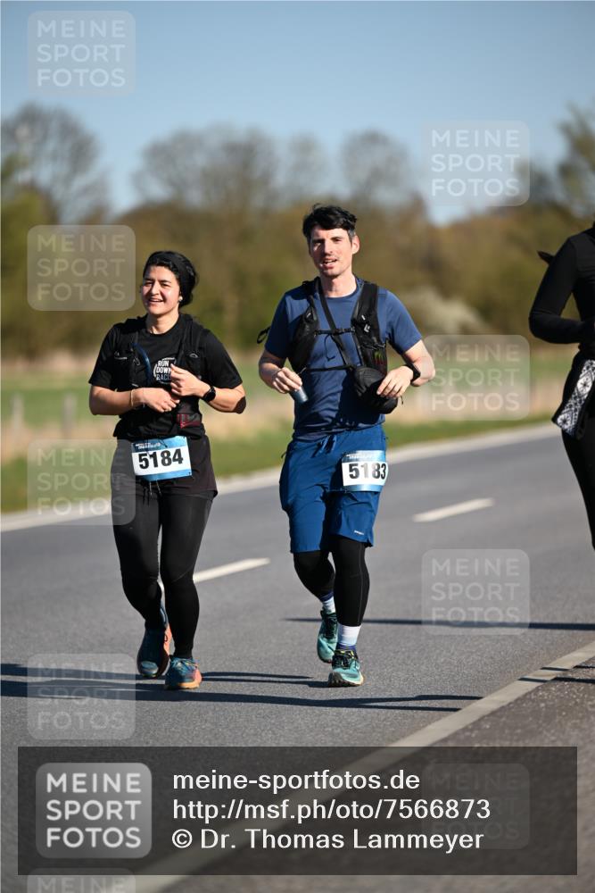 06.04.2025 - 44. Internationalen Wilhelmsburger Insellauf Dr. Thomas Lammeyer http://msf.ph/oto/7566873 06.04.2025 09:43:06 Laufen 5184, 5183 meine-sportfotos.de