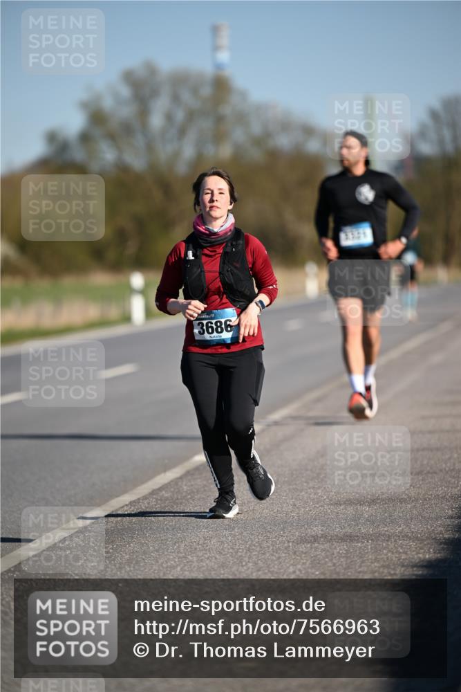 06.04.2025 - 44. Internationalen Wilhelmsburger Insellauf Dr. Thomas Lammeyer http://msf.ph/oto/7566963 06.04.2025 09:43:24 Laufen 3686 meine-sportfotos.de