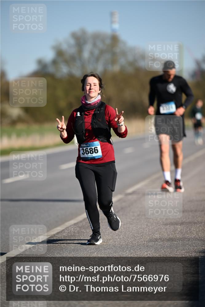 06.04.2025 - 44. Internationalen Wilhelmsburger Insellauf Dr. Thomas Lammeyer http://msf.ph/oto/7566976 06.04.2025 09:43:25 Laufen 3686 meine-sportfotos.de