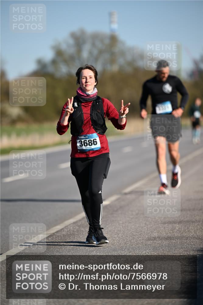 06.04.2025 - 44. Internationalen Wilhelmsburger Insellauf Dr. Thomas Lammeyer http://msf.ph/oto/7566978 06.04.2025 09:43:25 Laufen 3686 meine-sportfotos.de