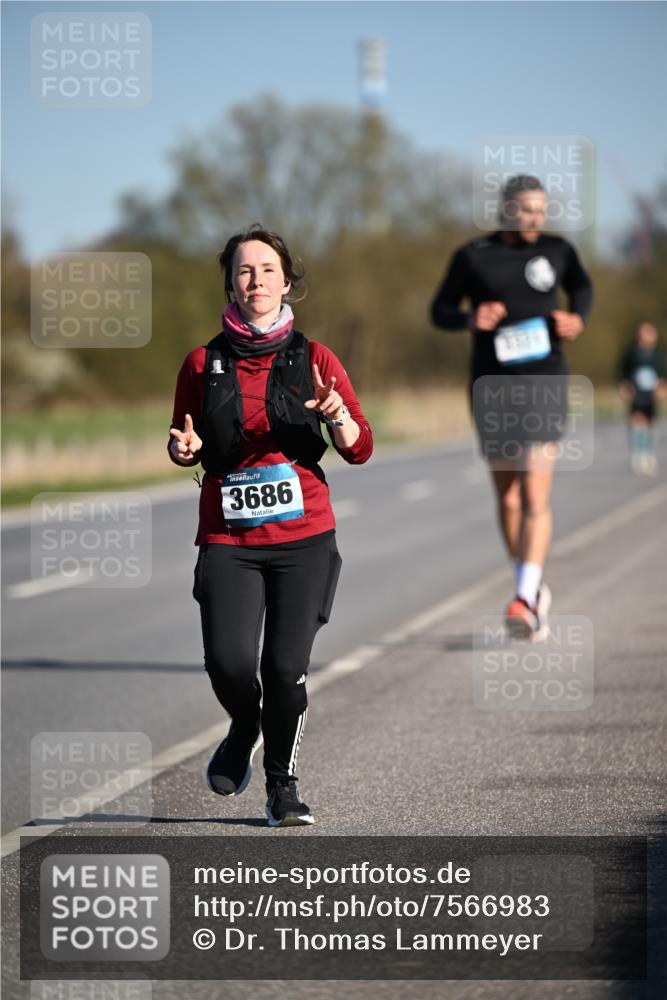 06.04.2025 - 44. Internationalen Wilhelmsburger Insellauf Dr. Thomas Lammeyer http://msf.ph/oto/7566983 06.04.2025 09:43:25 Laufen 3686 meine-sportfotos.de