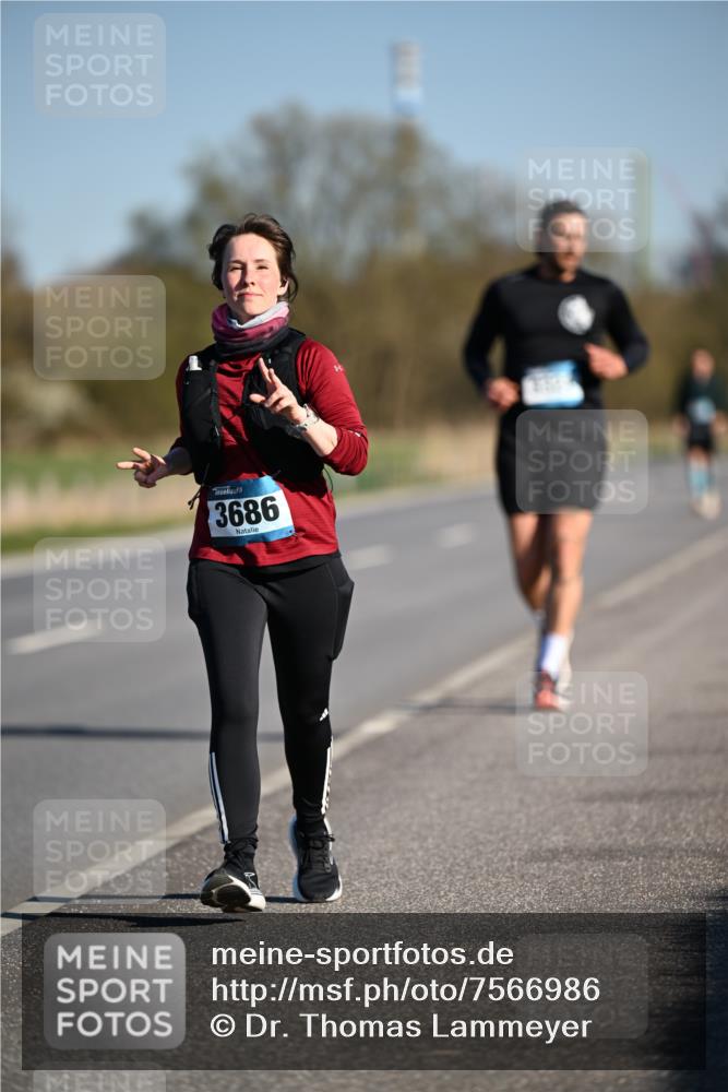 06.04.2025 - 44. Internationalen Wilhelmsburger Insellauf Dr. Thomas Lammeyer http://msf.ph/oto/7566986 06.04.2025 09:43:25 Laufen 3686 meine-sportfotos.de