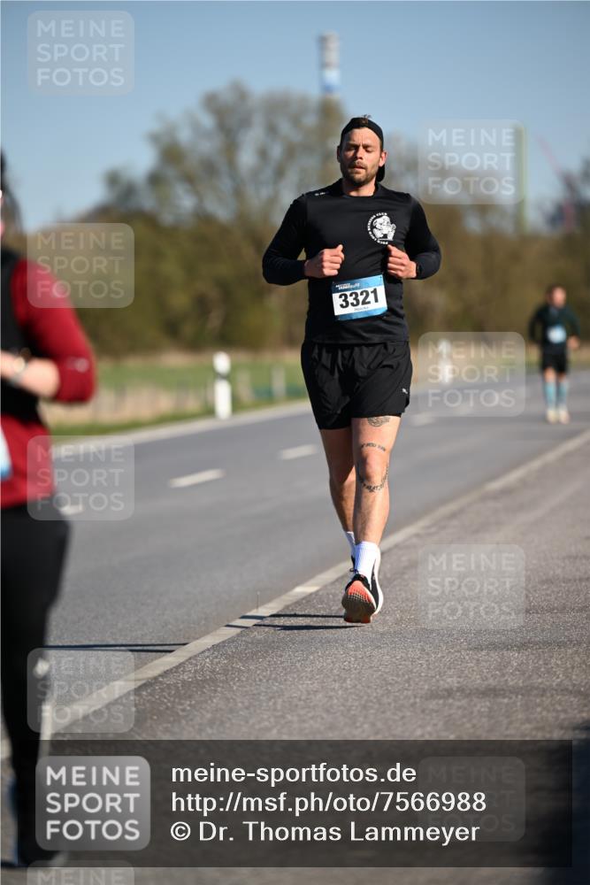 06.04.2025 - 44. Internationalen Wilhelmsburger Insellauf Dr. Thomas Lammeyer http://msf.ph/oto/7566988 06.04.2025 09:43:27 Laufen 3321 meine-sportfotos.de