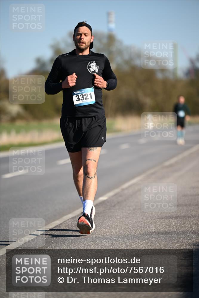 06.04.2025 - 44. Internationalen Wilhelmsburger Insellauf Dr. Thomas Lammeyer http://msf.ph/oto/7567016 06.04.2025 09:43:28 Laufen 3321 meine-sportfotos.de