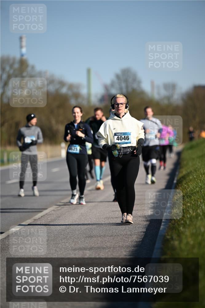 06.04.2025 - 44. Internationalen Wilhelmsburger Insellauf Dr. Thomas Lammeyer http://msf.ph/oto/7567039 06.04.2025 09:43:43 Laufen 1621, 4046 meine-sportfotos.de