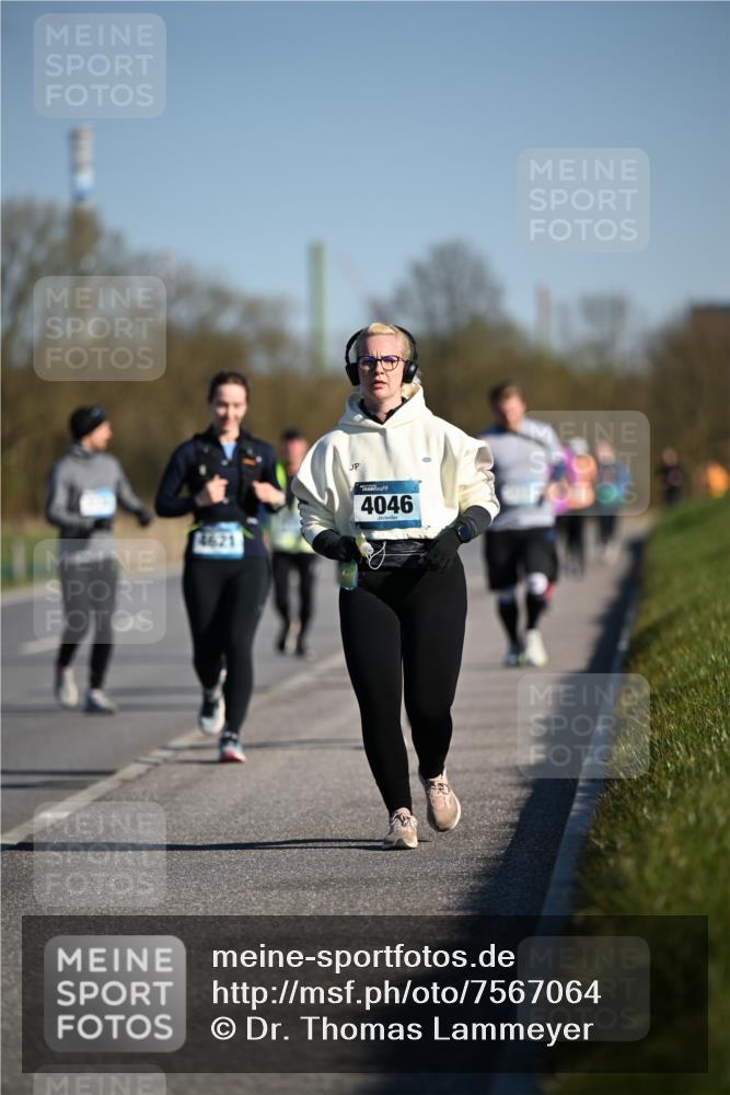 06.04.2025 - 44. Internationalen Wilhelmsburger Insellauf Dr. Thomas Lammeyer http://msf.ph/oto/7567064 06.04.2025 09:43:44 Laufen 4621, 4046 meine-sportfotos.de