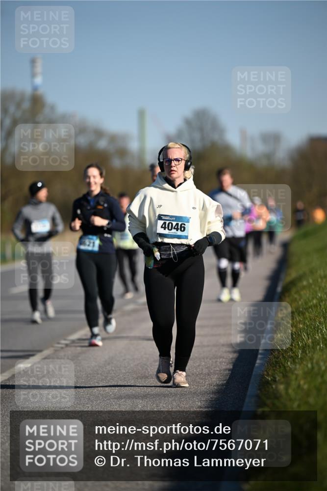 06.04.2025 - 44. Internationalen Wilhelmsburger Insellauf Dr. Thomas Lammeyer http://msf.ph/oto/7567071 06.04.2025 09:43:44 Laufen 4046 meine-sportfotos.de