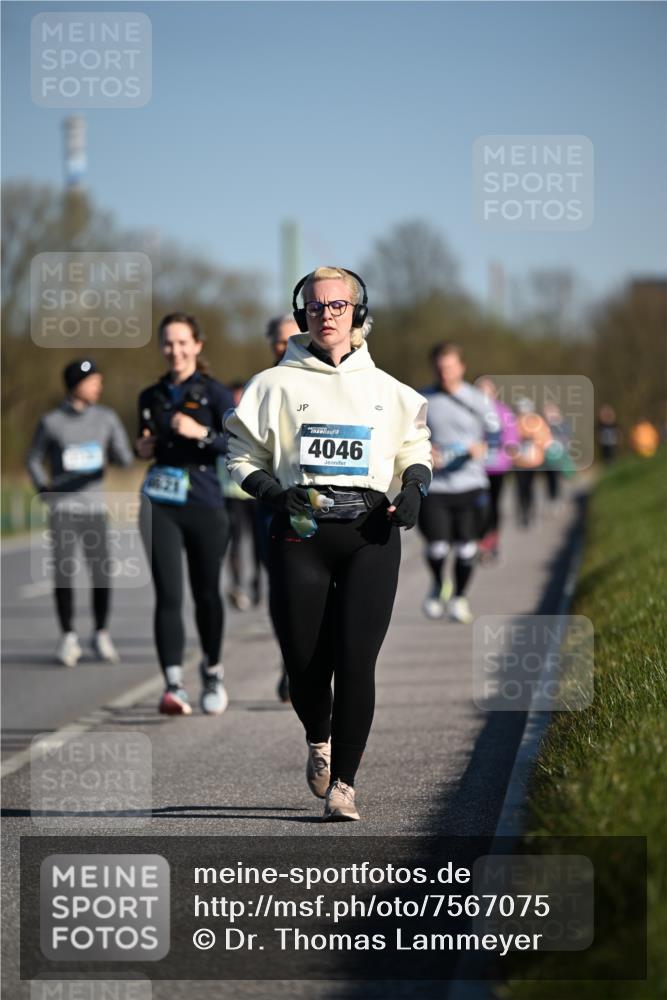 06.04.2025 - 44. Internationalen Wilhelmsburger Insellauf Dr. Thomas Lammeyer http://msf.ph/oto/7567075 06.04.2025 09:43:45 Laufen 4046 meine-sportfotos.de