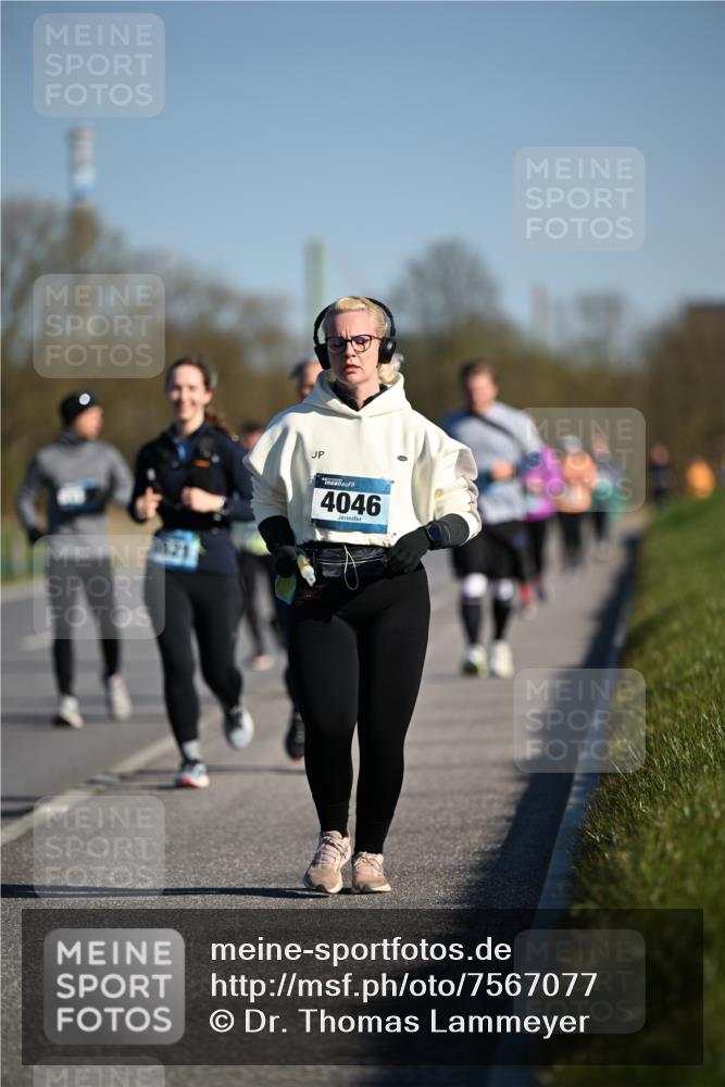 06.04.2025 - 44. Internationalen Wilhelmsburger Insellauf Dr. Thomas Lammeyer http://msf.ph/oto/7567077 06.04.2025 09:43:45 Laufen 4046 meine-sportfotos.de