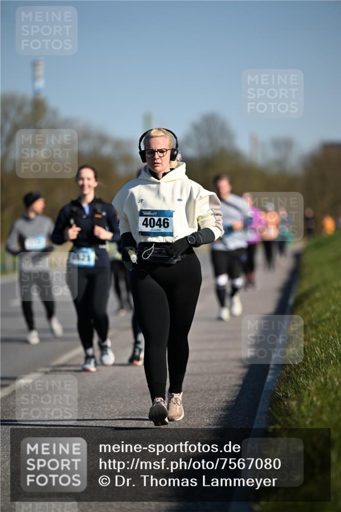 06.04.2025 - 44. Internationalen Wilhelmsburger Insellauf Dr. Thomas Lammeyer http://msf.ph/oto/7567080 06.04.2025 09:43:45 Laufen 3621, 4046 meine-sportfotos.de