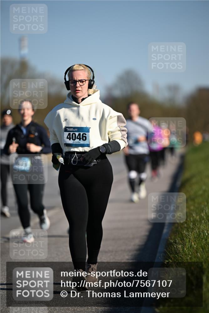 06.04.2025 - 44. Internationalen Wilhelmsburger Insellauf Dr. Thomas Lammeyer http://msf.ph/oto/7567107 06.04.2025 09:43:47 Laufen 4046 meine-sportfotos.de