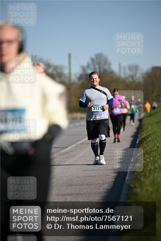 06.04.2025 - 44. Internationalen Wilhelmsburger Insellauf Dr. Thomas Lammeyer http://msf.ph/oto/7567121 06.04.2025 09:43:49 Laufen 3131 meine-sportfotos.de