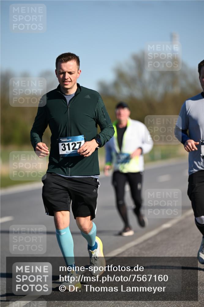 06.04.2025 - 44. Internationalen Wilhelmsburger Insellauf Dr. Thomas Lammeyer http://msf.ph/oto/7567160 06.04.2025 09:43:55 Laufen 3127 meine-sportfotos.de