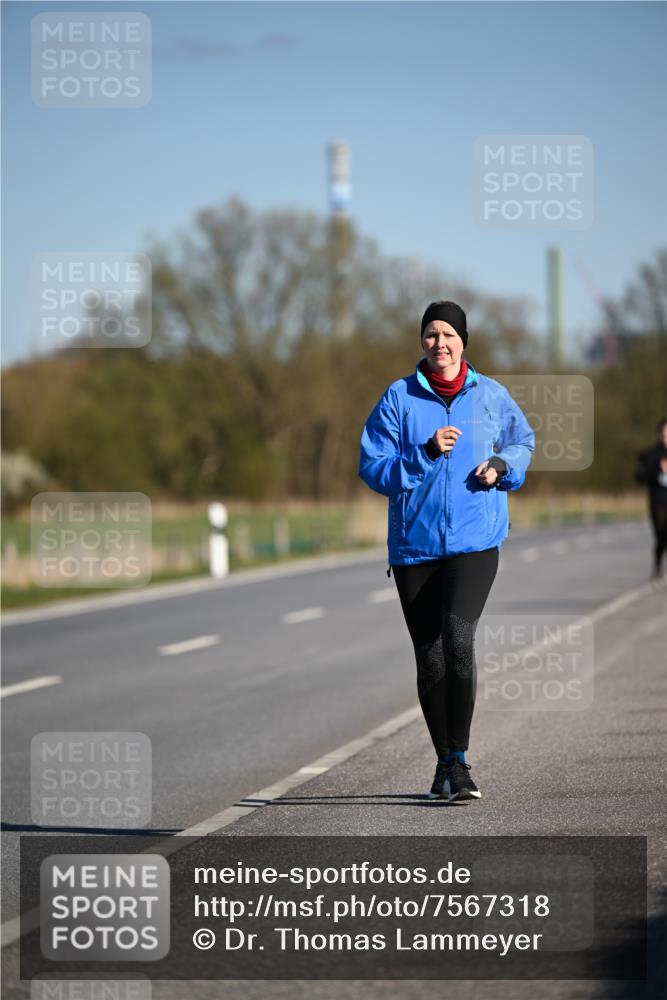 06.04.2025 - 44. Internationalen Wilhelmsburger Insellauf Dr. Thomas Lammeyer http://msf.ph/oto/7567318 06.04.2025 09:44:26 Laufen  meine-sportfotos.de