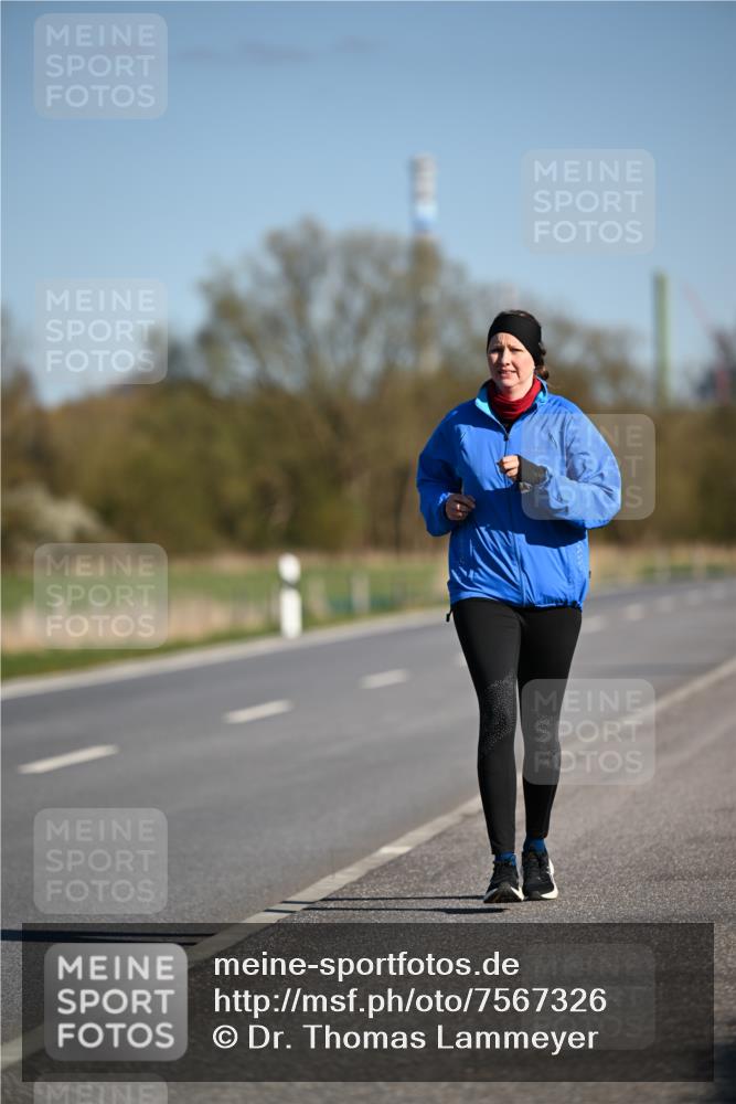 06.04.2025 - 44. Internationalen Wilhelmsburger Insellauf Dr. Thomas Lammeyer http://msf.ph/oto/7567326 06.04.2025 09:44:27 Laufen  meine-sportfotos.de