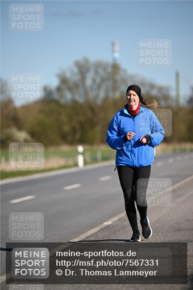 06.04.2025 - 44. Internationalen Wilhelmsburger Insellauf Dr. Thomas Lammeyer http://msf.ph/oto/7567331 06.04.2025 09:44:27 Laufen  meine-sportfotos.de