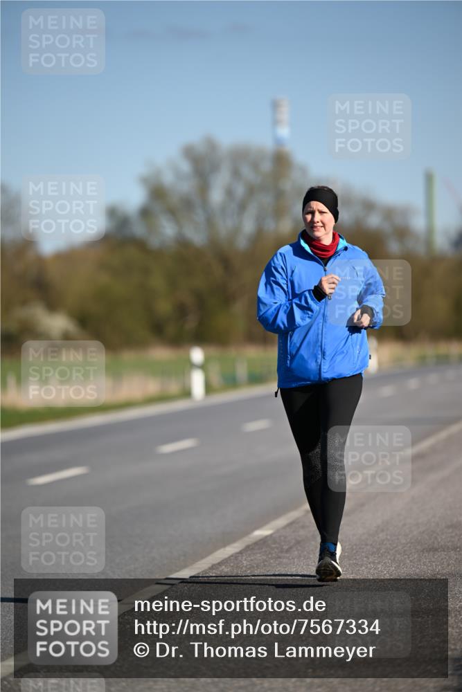 06.04.2025 - 44. Internationalen Wilhelmsburger Insellauf Dr. Thomas Lammeyer http://msf.ph/oto/7567334 06.04.2025 09:44:27 Laufen  meine-sportfotos.de