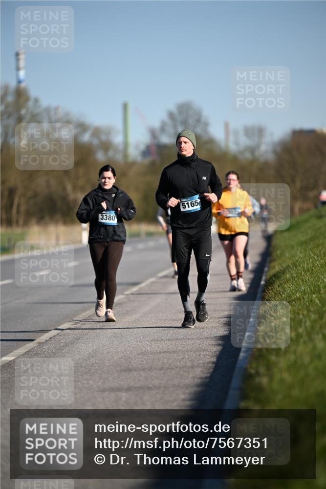 06.04.2025 - 44. Internationalen Wilhelmsburger Insellauf Dr. Thomas Lammeyer http://msf.ph/oto/7567351 06.04.2025 09:44:38 Laufen 3380, 5165 meine-sportfotos.de