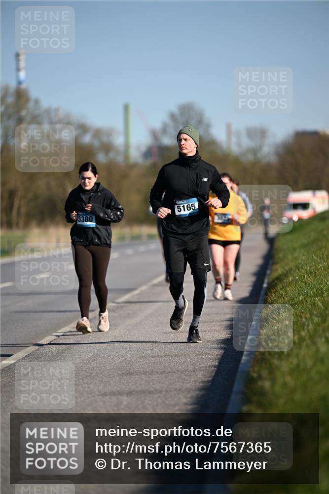 06.04.2025 - 44. Internationalen Wilhelmsburger Insellauf Dr. Thomas Lammeyer http://msf.ph/oto/7567365 06.04.2025 09:44:39 Laufen 3380, 5165 meine-sportfotos.de