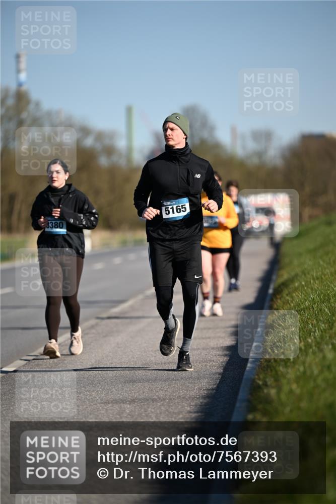 06.04.2025 - 44. Internationalen Wilhelmsburger Insellauf Dr. Thomas Lammeyer http://msf.ph/oto/7567393 06.04.2025 09:44:40 Laufen 3380, 5165 meine-sportfotos.de