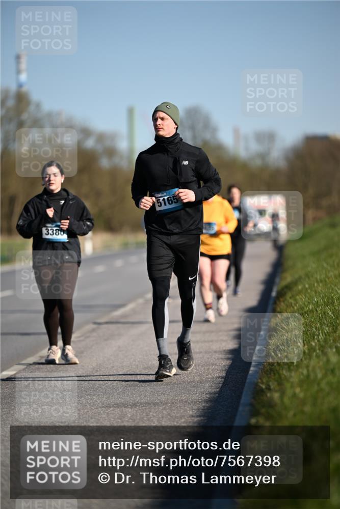 06.04.2025 - 44. Internationalen Wilhelmsburger Insellauf Dr. Thomas Lammeyer http://msf.ph/oto/7567398 06.04.2025 09:44:41 Laufen 3380, 5165 meine-sportfotos.de
