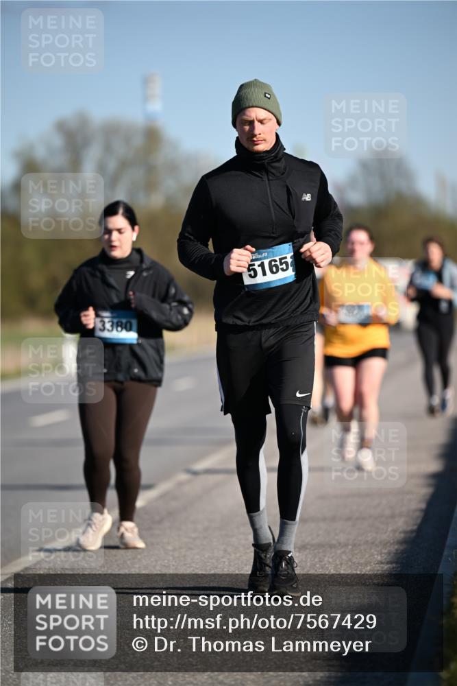 06.04.2025 - 44. Internationalen Wilhelmsburger Insellauf Dr. Thomas Lammeyer http://msf.ph/oto/7567429 06.04.2025 09:44:43 Laufen 3380, 5165 meine-sportfotos.de