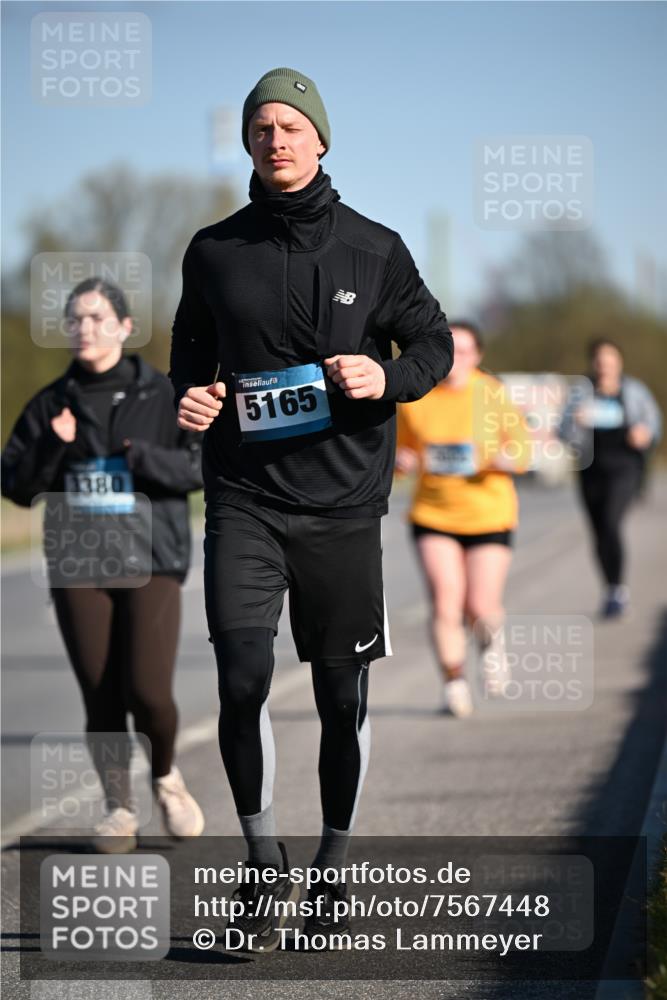 06.04.2025 - 44. Internationalen Wilhelmsburger Insellauf Dr. Thomas Lammeyer http://msf.ph/oto/7567448 06.04.2025 09:44:44 Laufen 1380, 5165 meine-sportfotos.de