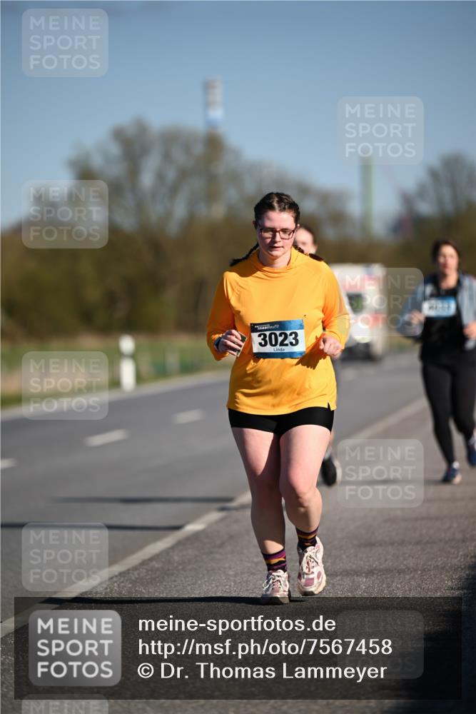 06.04.2025 - 44. Internationalen Wilhelmsburger Insellauf Dr. Thomas Lammeyer http://msf.ph/oto/7567458 06.04.2025 09:44:47 Laufen 3023 meine-sportfotos.de