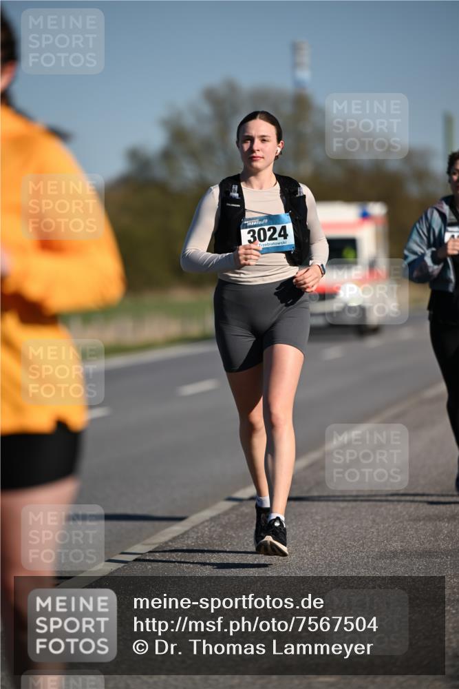 06.04.2025 - 44. Internationalen Wilhelmsburger Insellauf Dr. Thomas Lammeyer http://msf.ph/oto/7567504 06.04.2025 09:44:50 Laufen 3024 meine-sportfotos.de