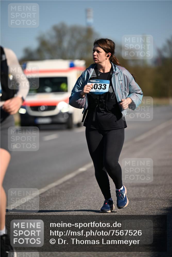 06.04.2025 - 44. Internationalen Wilhelmsburger Insellauf Dr. Thomas Lammeyer http://msf.ph/oto/7567526 06.04.2025 09:44:53 Laufen 033 meine-sportfotos.de