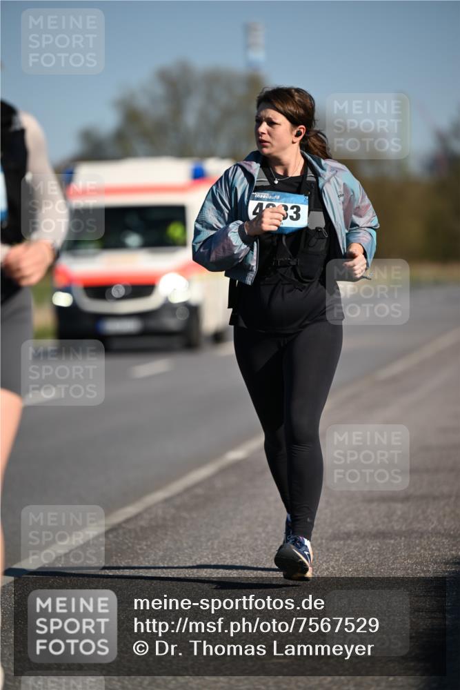 06.04.2025 - 44. Internationalen Wilhelmsburger Insellauf Dr. Thomas Lammeyer http://msf.ph/oto/7567529 06.04.2025 09:44:53 Laufen 433 meine-sportfotos.de