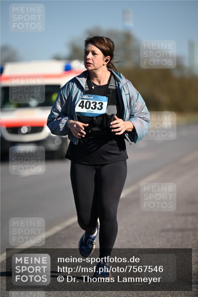 06.04.2025 - 44. Internationalen Wilhelmsburger Insellauf Dr. Thomas Lammeyer http://msf.ph/oto/7567546 06.04.2025 09:44:54 Laufen 4033 meine-sportfotos.de