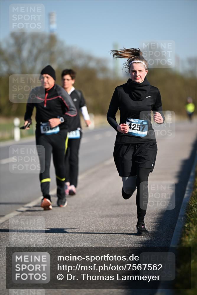 06.04.2025 - 44. Internationalen Wilhelmsburger Insellauf Dr. Thomas Lammeyer http://msf.ph/oto/7567562 06.04.2025 09:45:14 Laufen 4257 meine-sportfotos.de