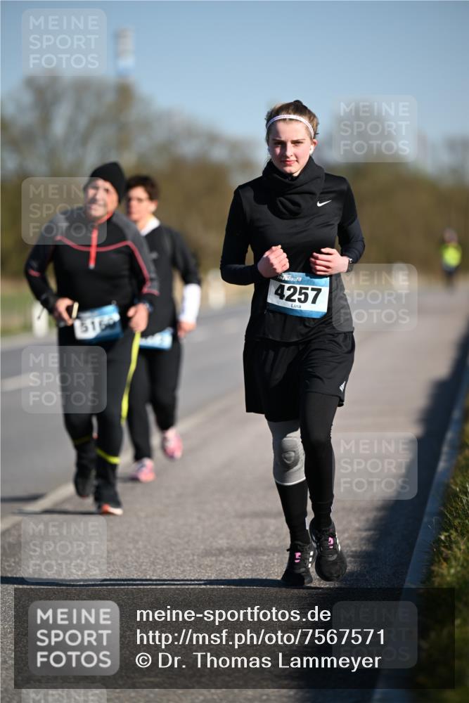 06.04.2025 - 44. Internationalen Wilhelmsburger Insellauf Dr. Thomas Lammeyer http://msf.ph/oto/7567571 06.04.2025 09:45:15 Laufen 4257 meine-sportfotos.de