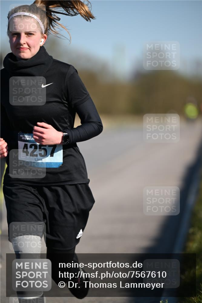 06.04.2025 - 44. Internationalen Wilhelmsburger Insellauf Dr. Thomas Lammeyer http://msf.ph/oto/7567610 06.04.2025 09:45:17 Laufen 4257, 2 meine-sportfotos.de
