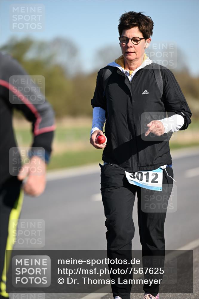 06.04.2025 - 44. Internationalen Wilhelmsburger Insellauf Dr. Thomas Lammeyer http://msf.ph/oto/7567625 06.04.2025 09:45:20 Laufen 3012 meine-sportfotos.de