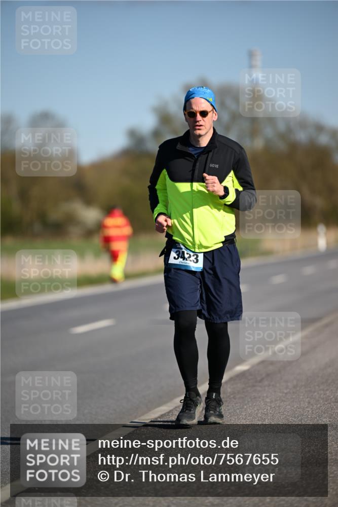 06.04.2025 - 44. Internationalen Wilhelmsburger Insellauf Dr. Thomas Lammeyer http://msf.ph/oto/7567655 06.04.2025 09:46:05 Laufen 3423 meine-sportfotos.de